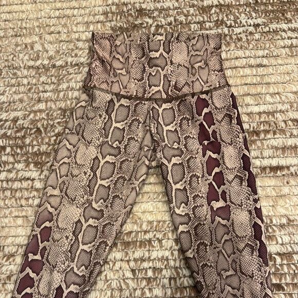 Onzie Brown and Tan Snakeskin Leggings - Picture 2 of 7